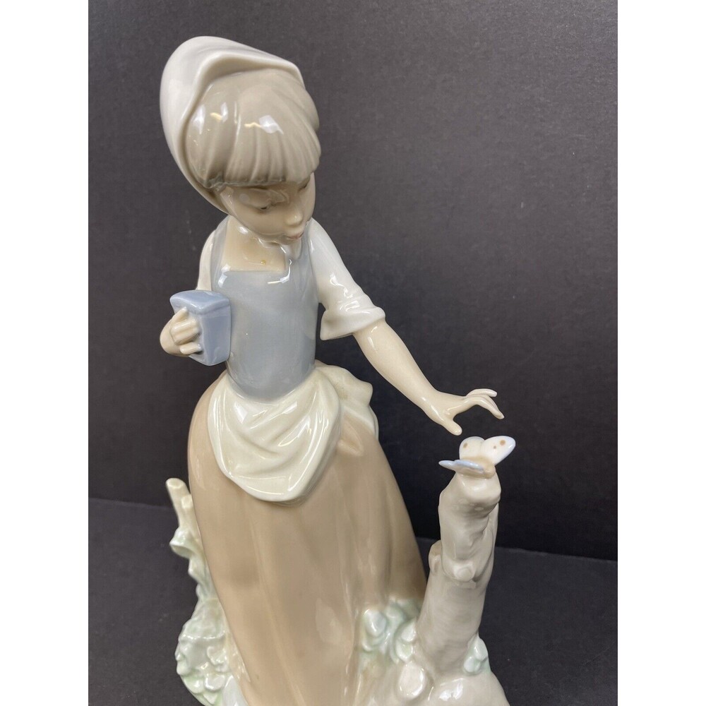 Lladro Figurines Retired 00181 'Girl With Butterfly *repair On Neck See Photos - Picture 2 of 7